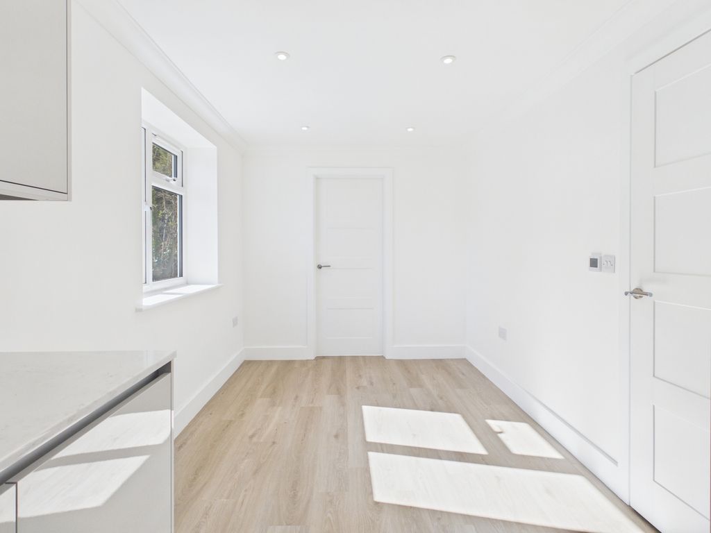 Property photo 3 of 16 Kitchen