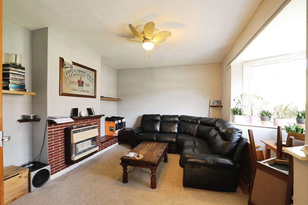 Property photo 3 of 22