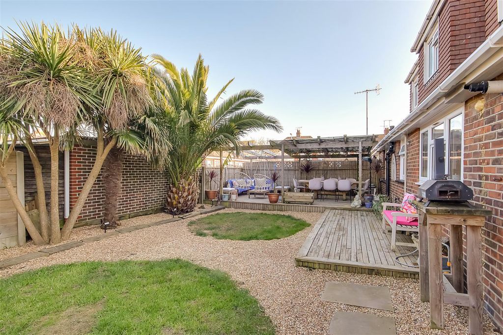 Property photo 2 of 30 Rear Garden