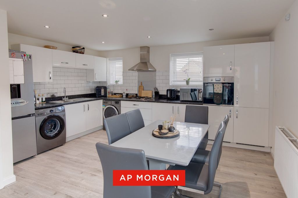 Property photo 3 of 23 Picture No. 36