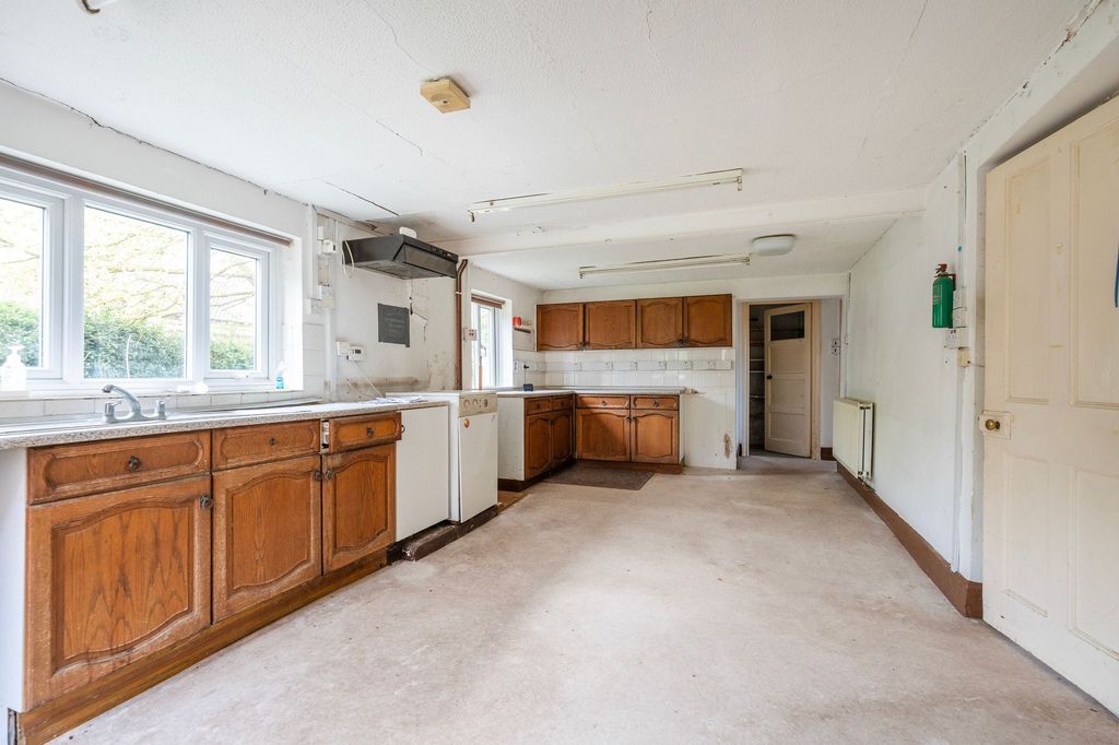 Property photo 3 of 24