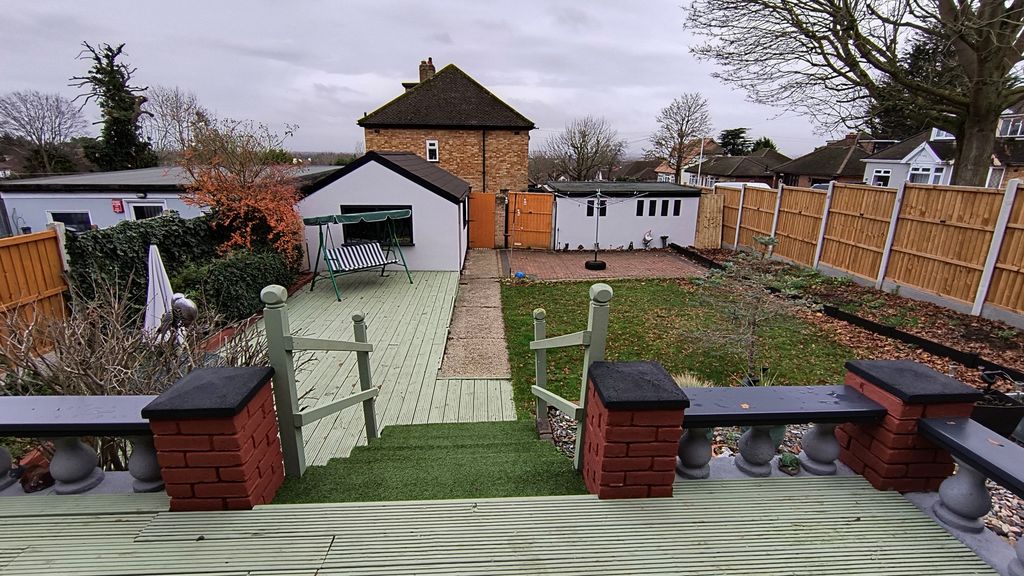 Property photo 2 of 20