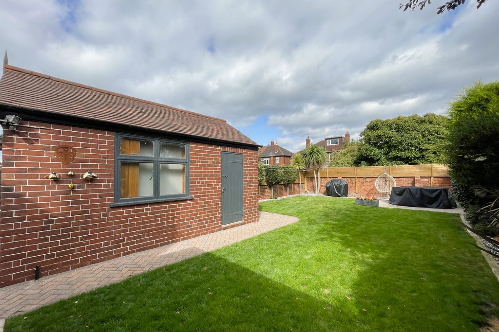 Property photo 3 of 34 31