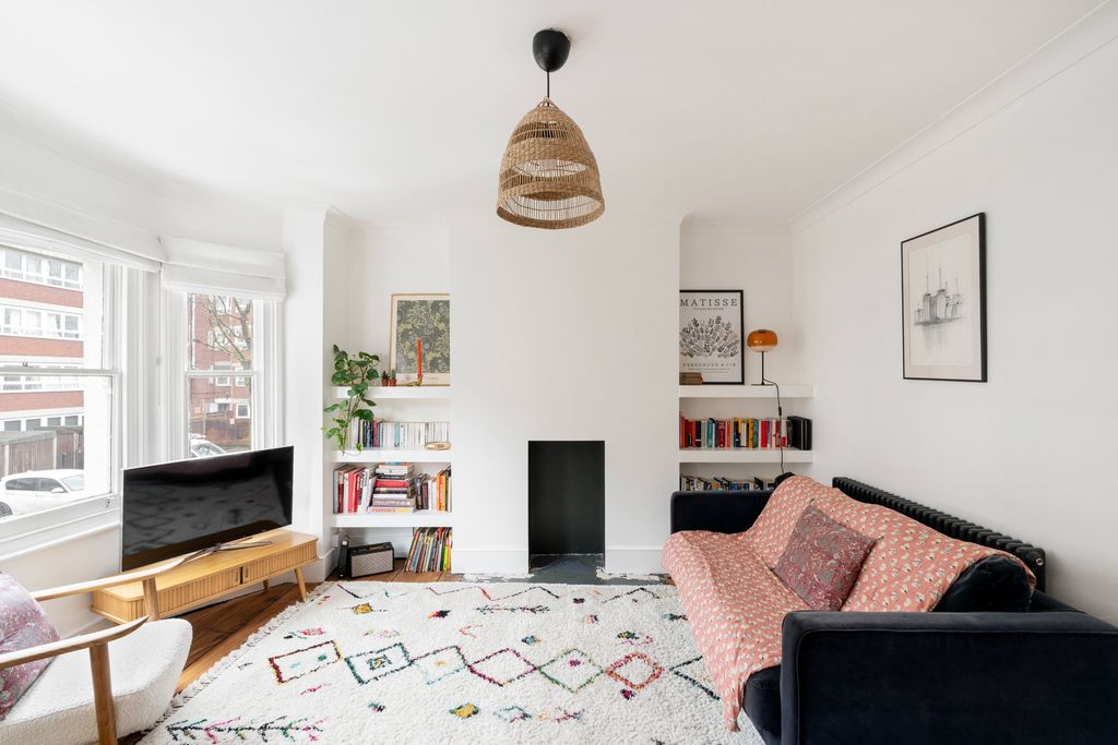 Property photo 1 of 18
