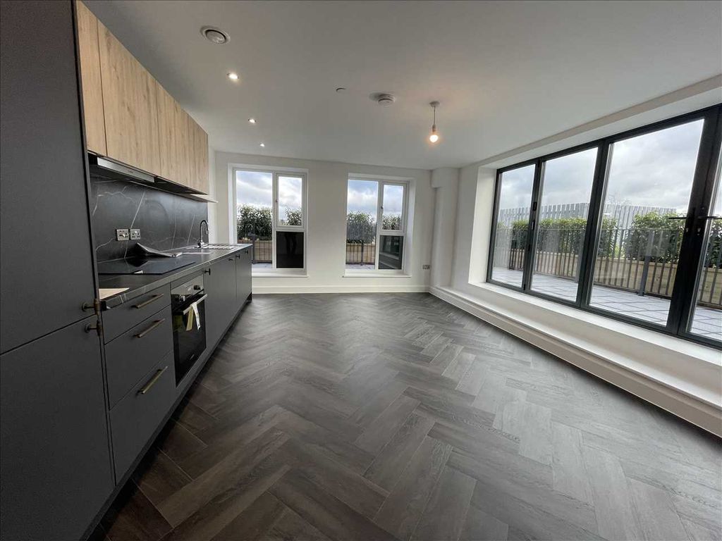 Property photo 2 of 23