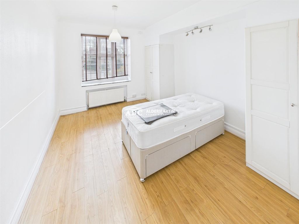 Property photo 1 of 11 Cam03215G0-Pr0100-Still001.Jpg