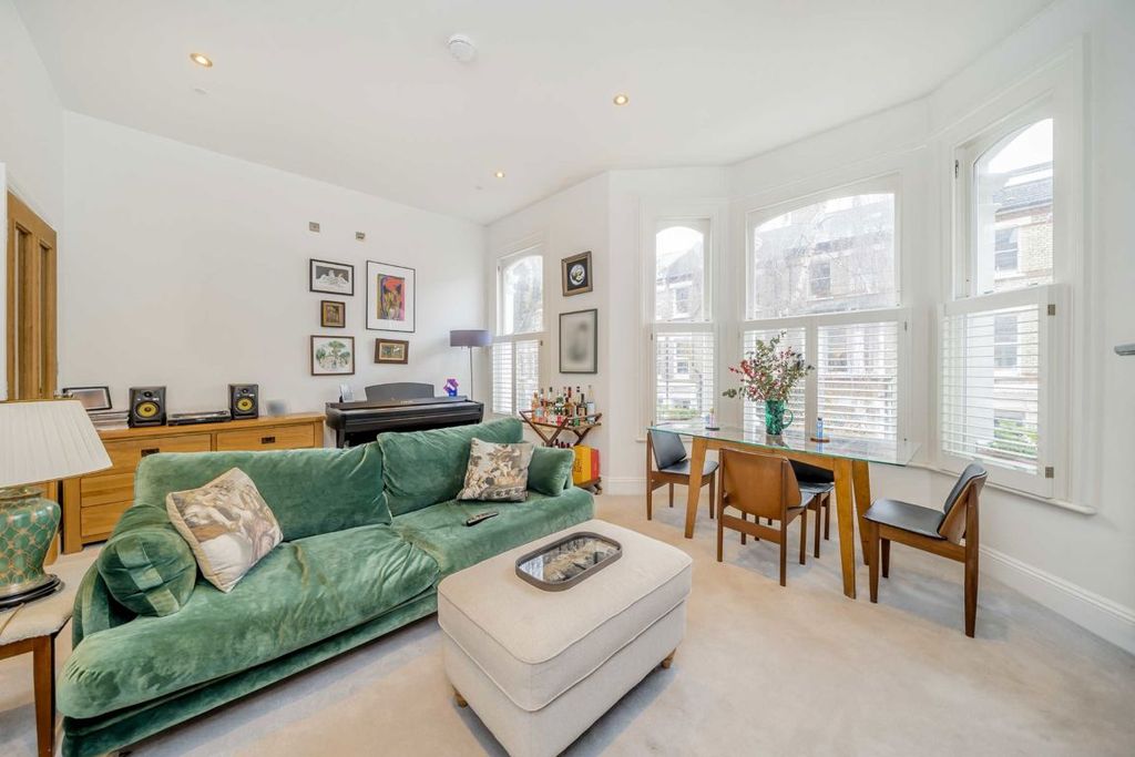 Property photo 2 of 6