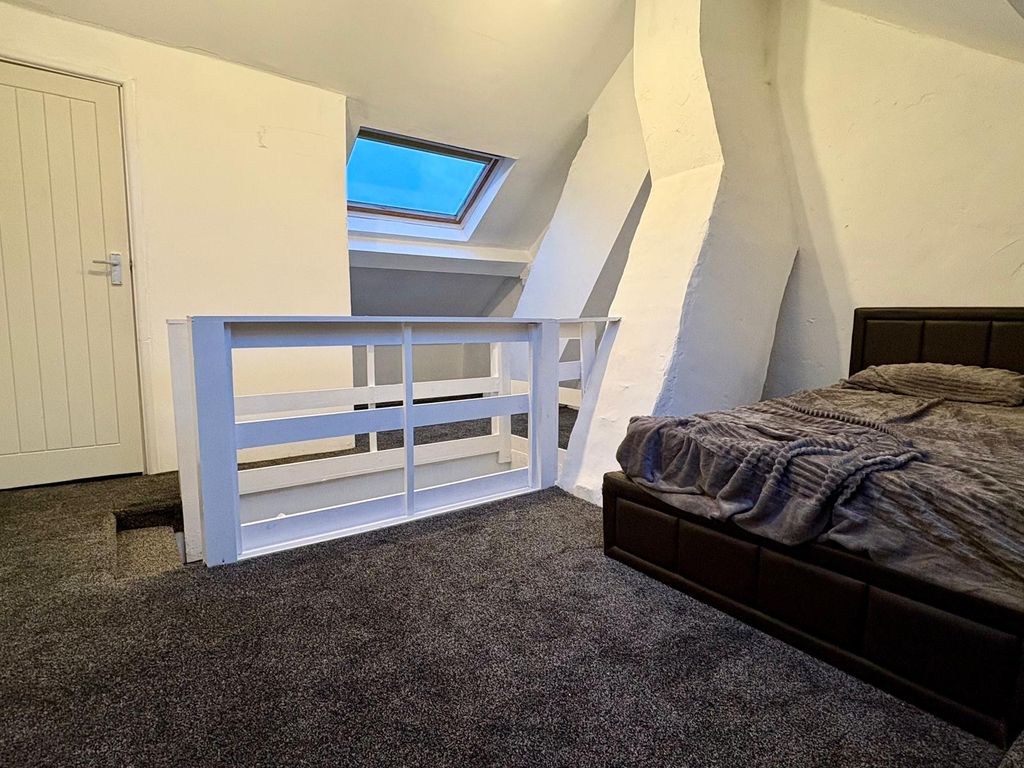 Property photo 3 of 6