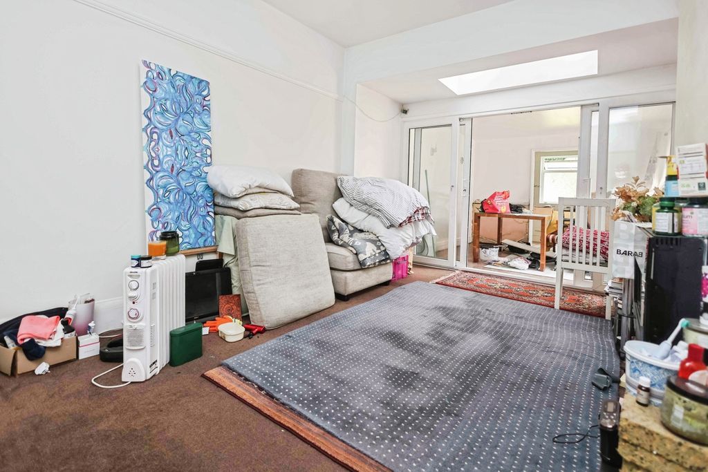 Property photo 3 of 15 Photo