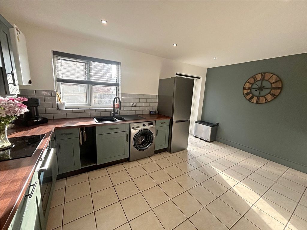 Property photo 3 of 14 Picture No. 34