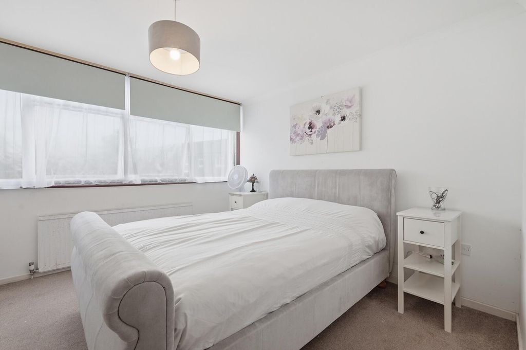 Property photo 3 of 15 Bedroom