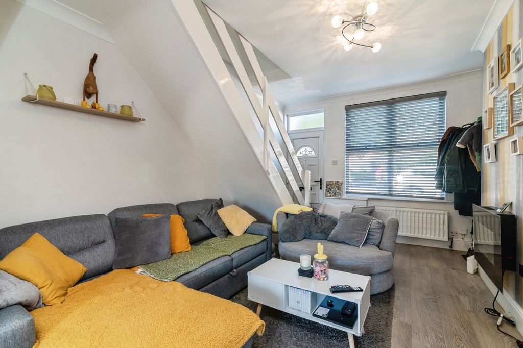 Property photo 3 of 17 Pbox-Img.Jpg