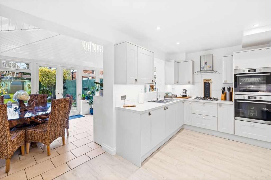 Property photo 2 of 18 Kitchen / Reception Room