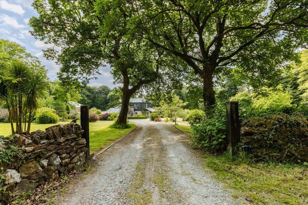 Property photo 1 of 56