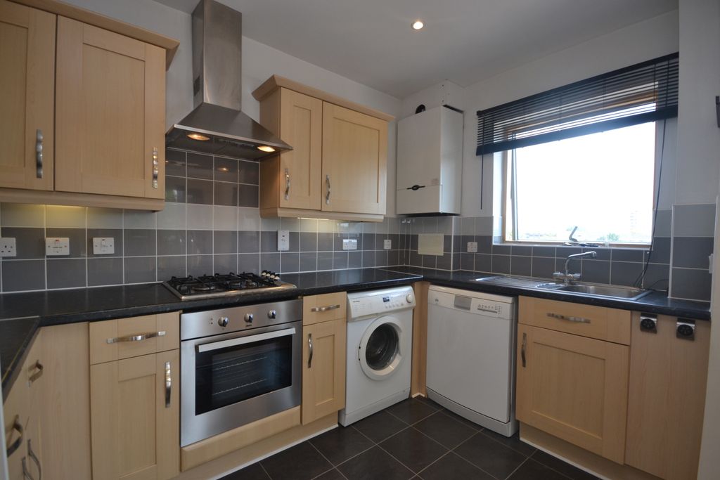 Property photo 2 of 9 Kitchen