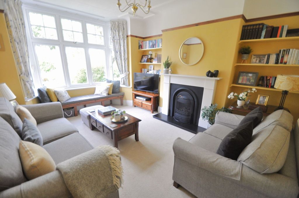 Property photo 2 of 48