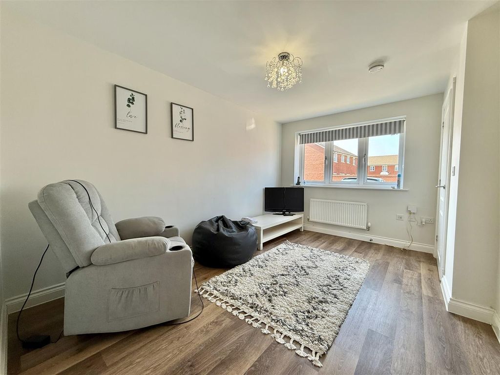 Property photo 3 of 13 Living Room