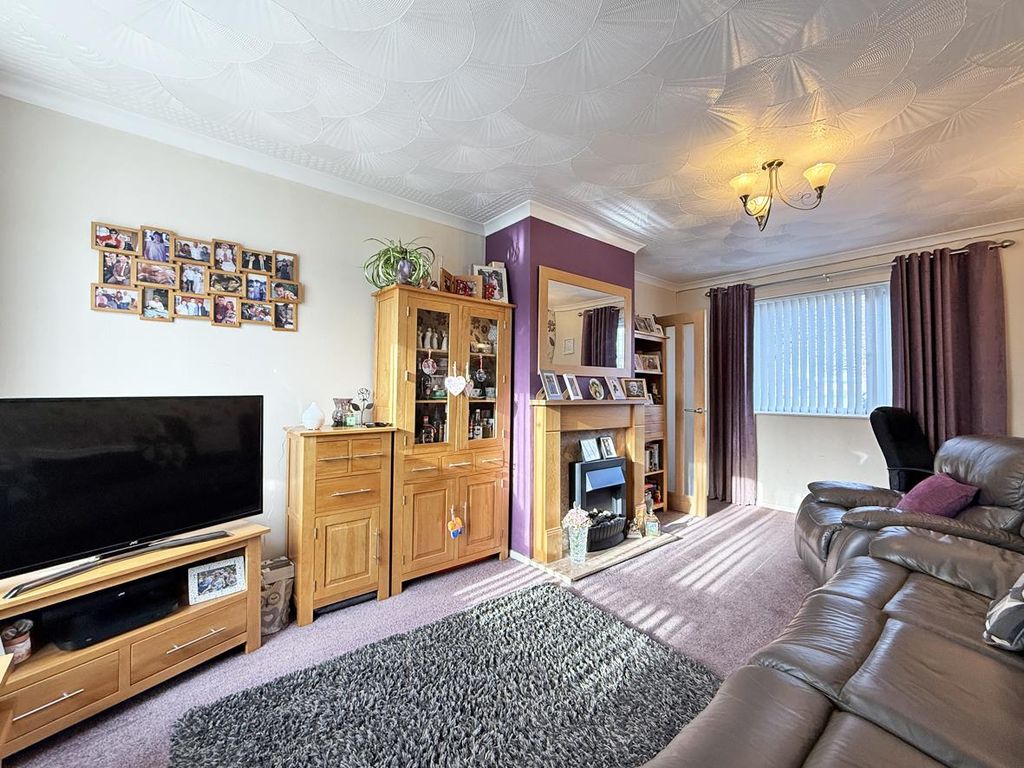 Property photo 3 of 14 Longstone Avenue 26 - Lounge 2.Jpg