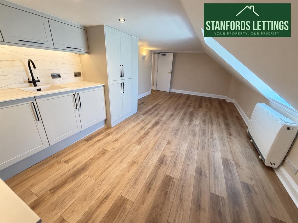 Property photo 1 of 9 Kitchen.Png
