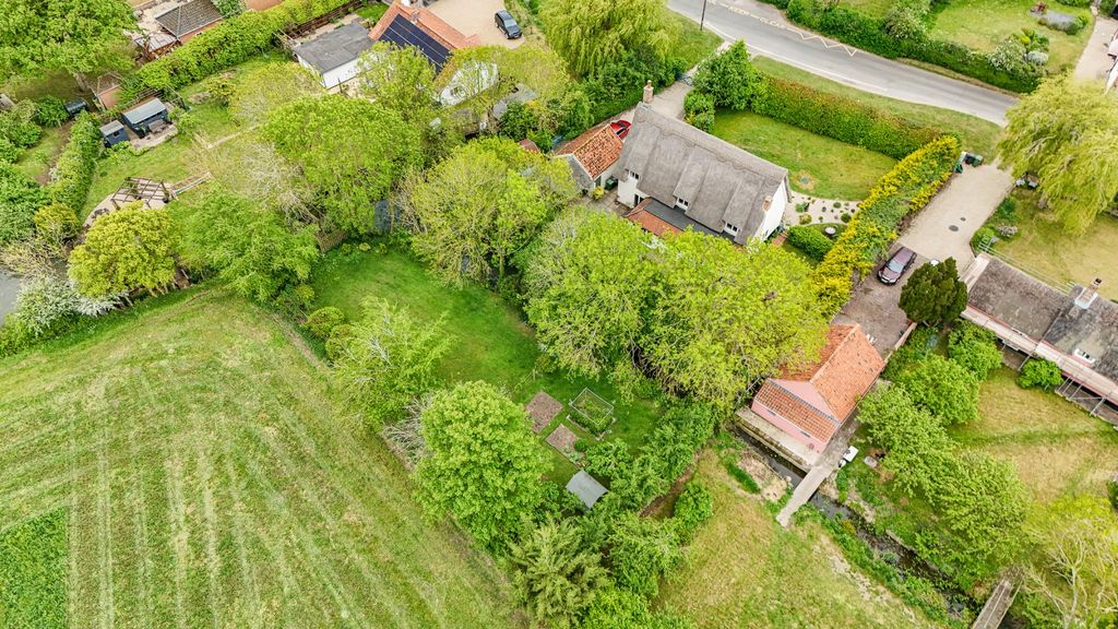 Property photo 3 of 43 4032989