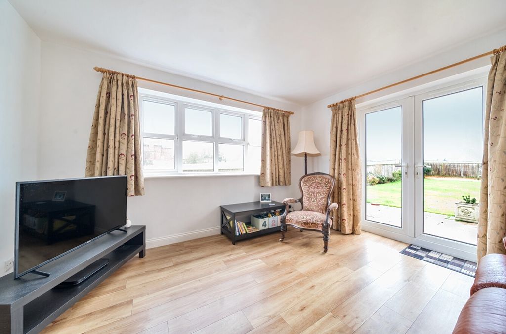 Property photo 2 of 27 1410817-9-698Cbfacd9971-Arw-3