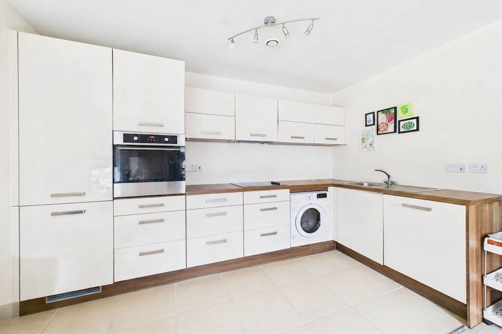 Property photo 1 of 9 Picture No. 06