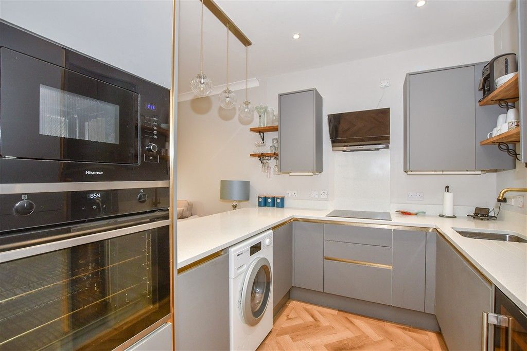 Property photo 3 of 12 Kitchen