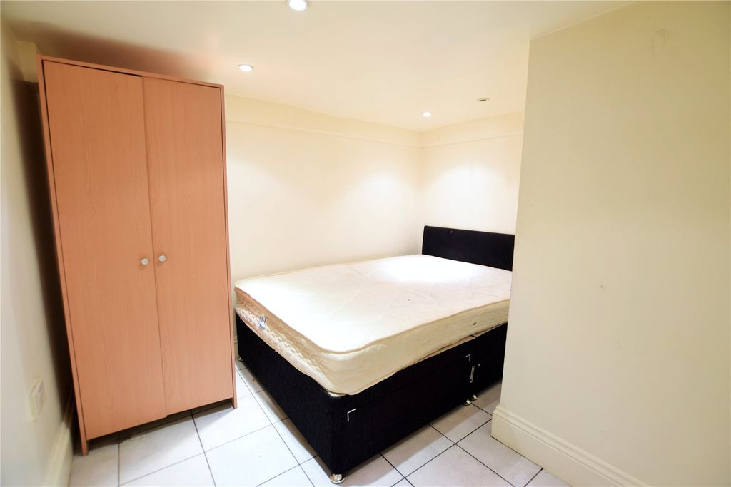 Property photo 3 of 4 Bedroom