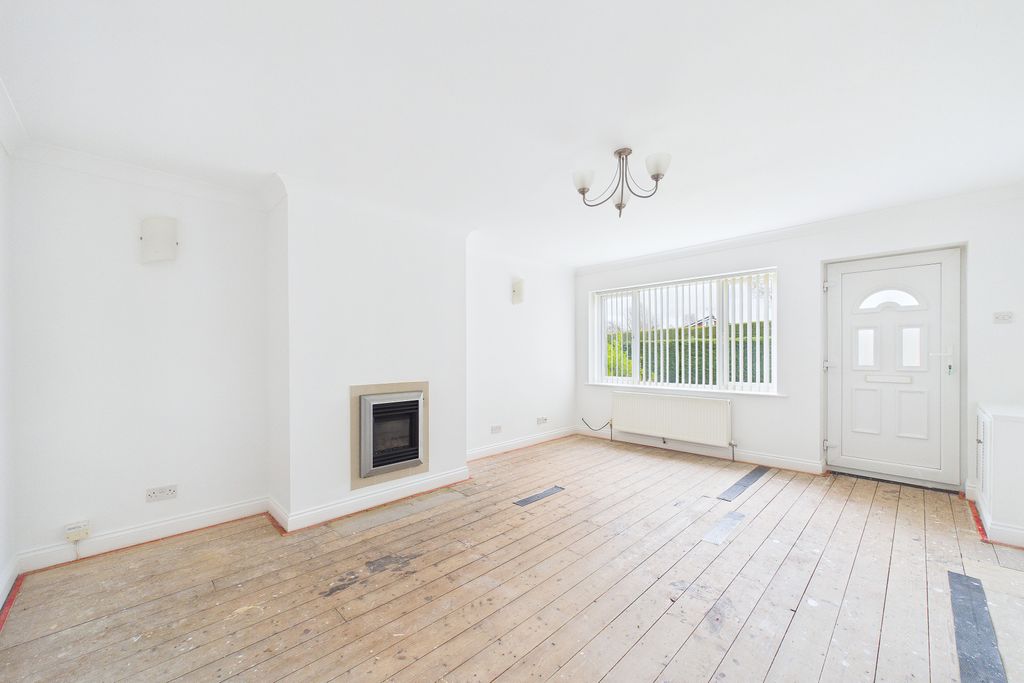 Property photo 2 of 11 Living Room