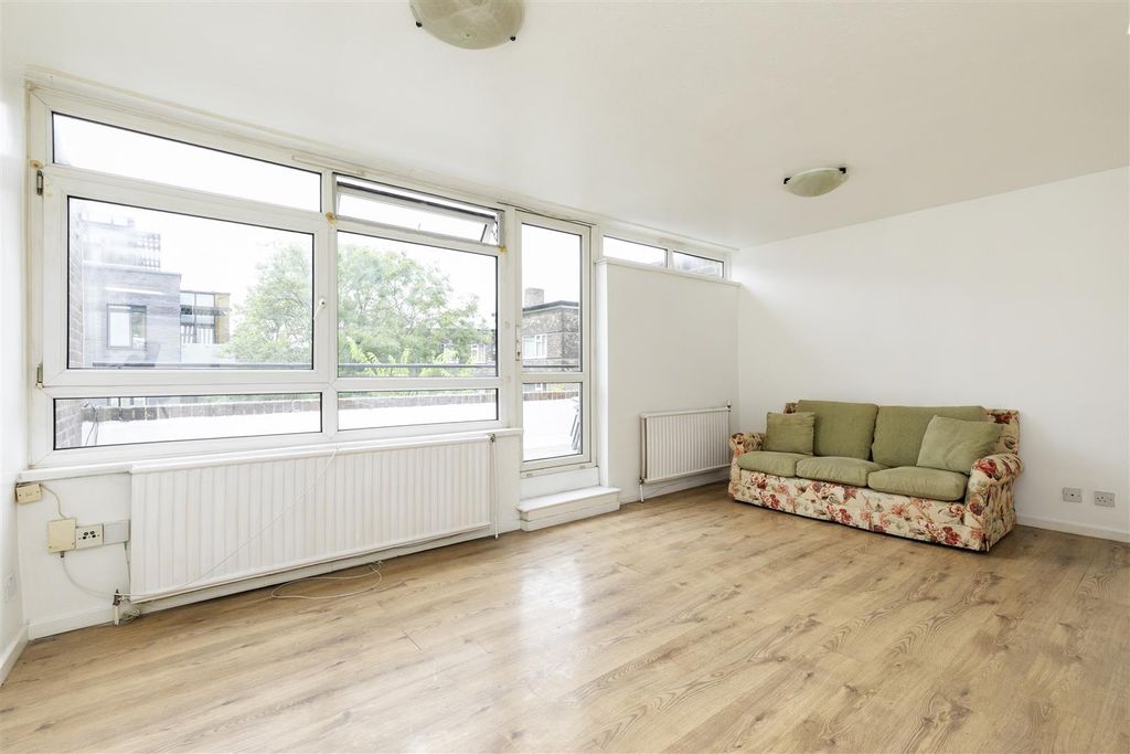 Property photo 2 of 15 12 Kingsland -1.Jpg