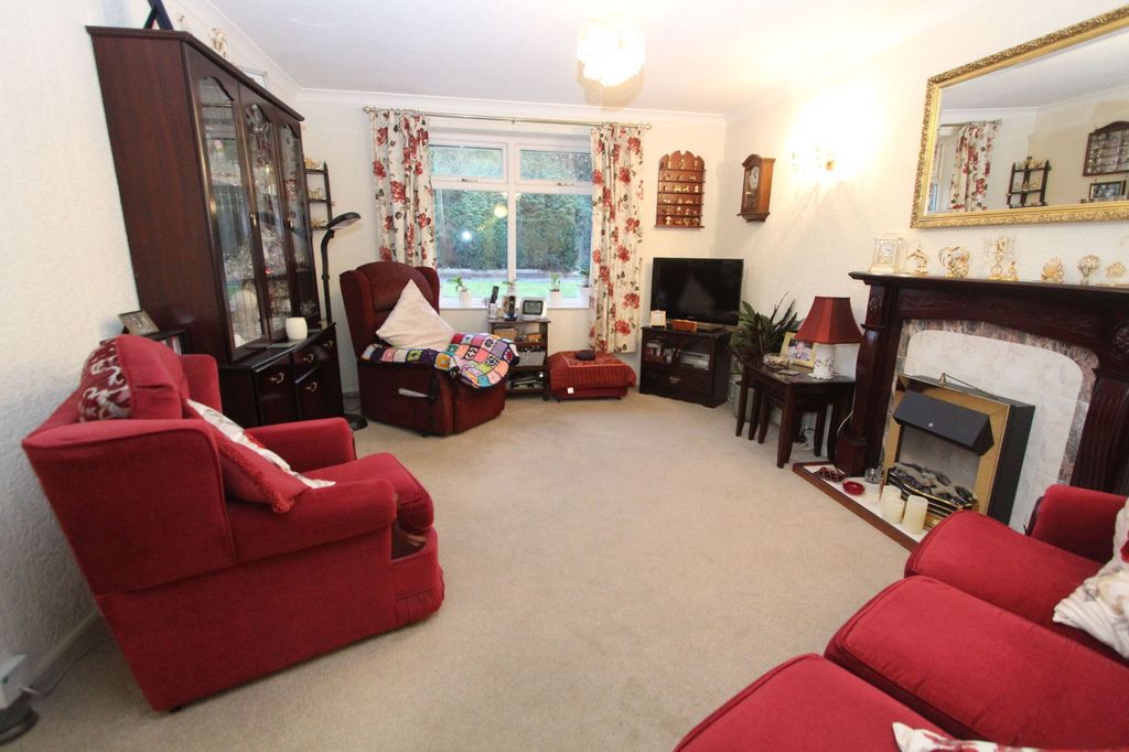 Property photo 2 of 21