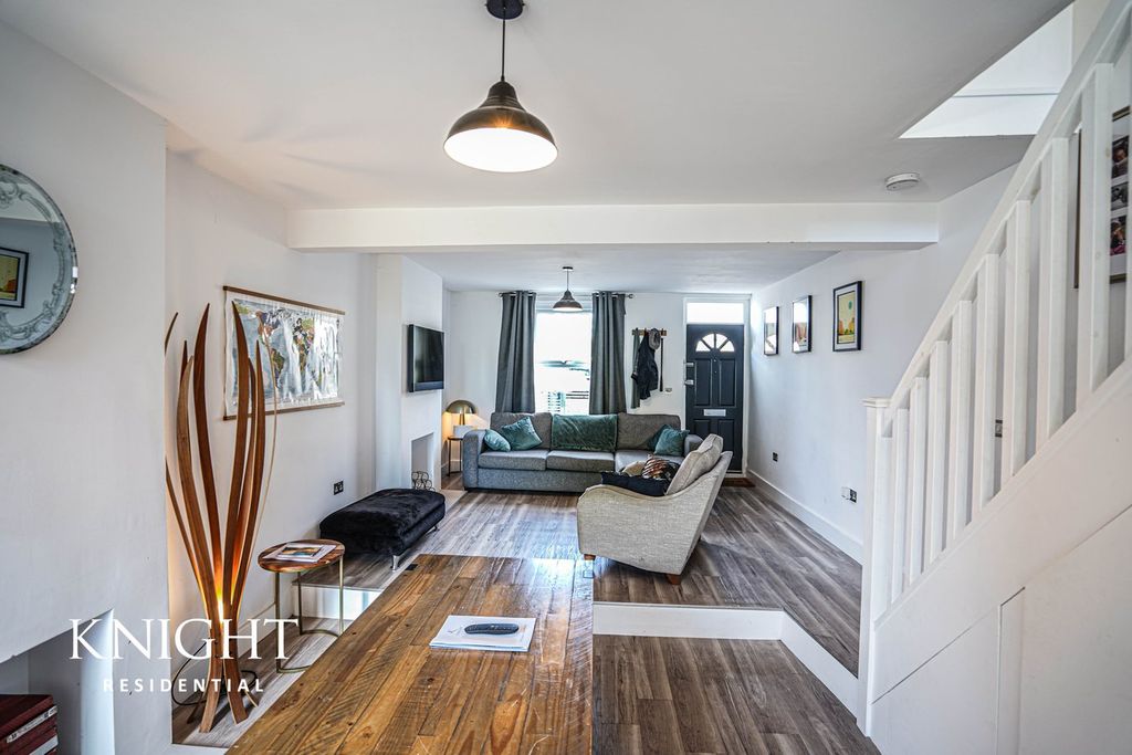 Property photo 2 of 24