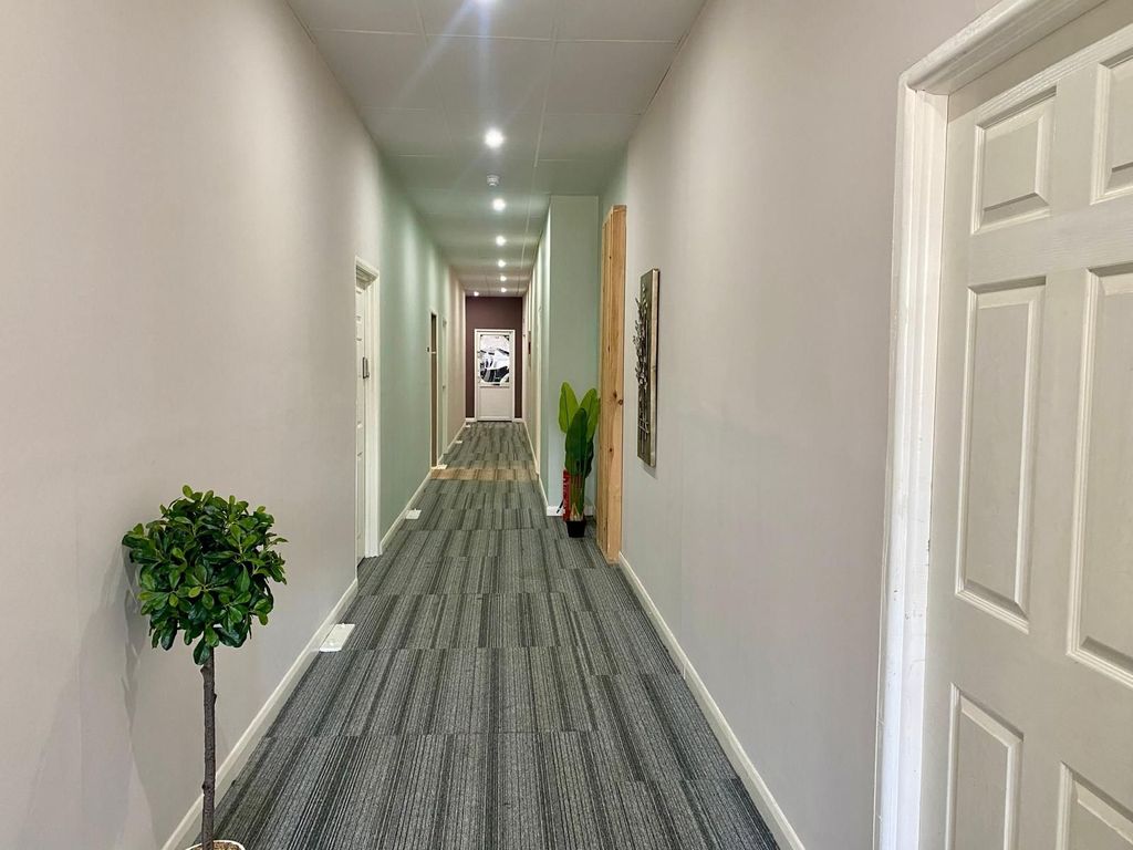 Property photo 2 of 3