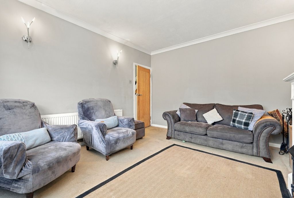 Property photo 3 of 19 5572615
