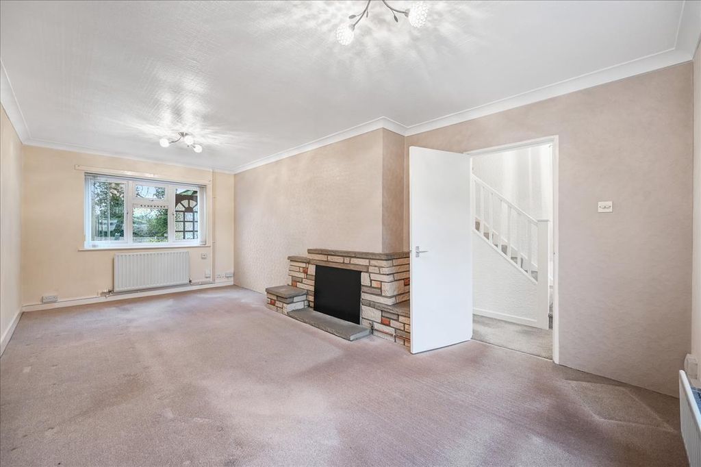 Property photo 3 of 12