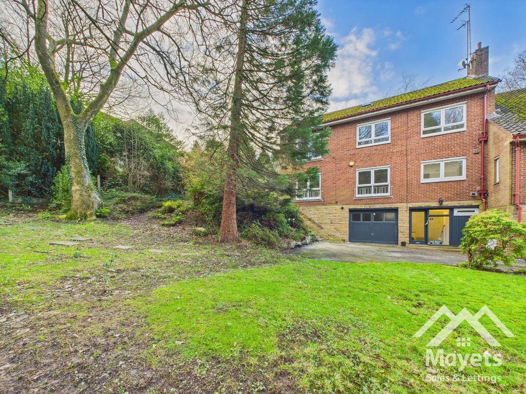 Property photo 2 of 31