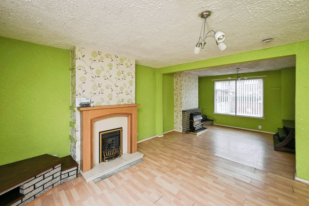 Property photo 2 of 17 Photo