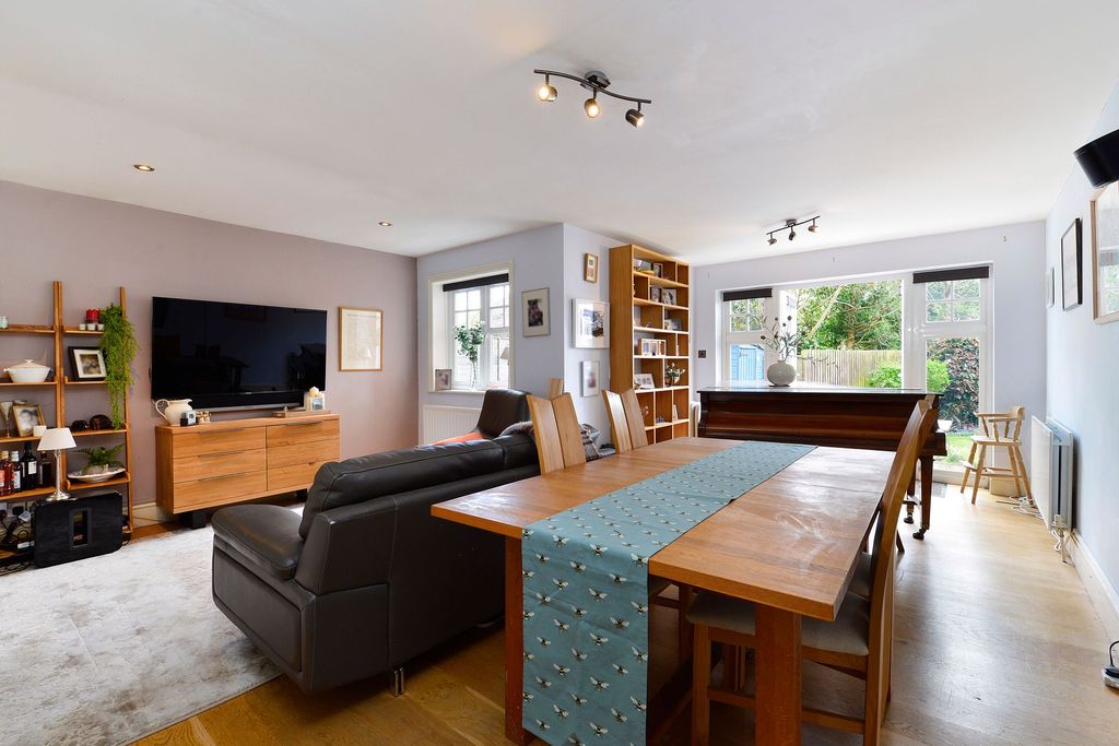 Property photo 3 of 17 Reception Dining