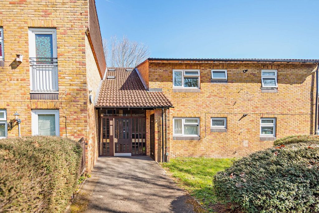 Property photo 1 of 11