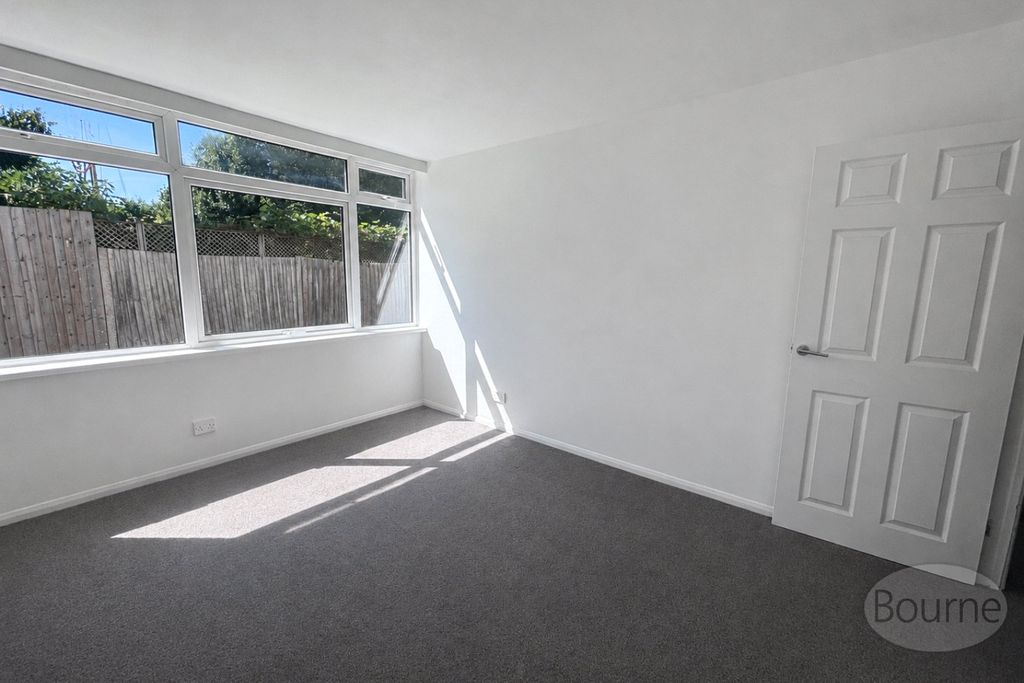 Property photo 3 of 5 Picture No. 05