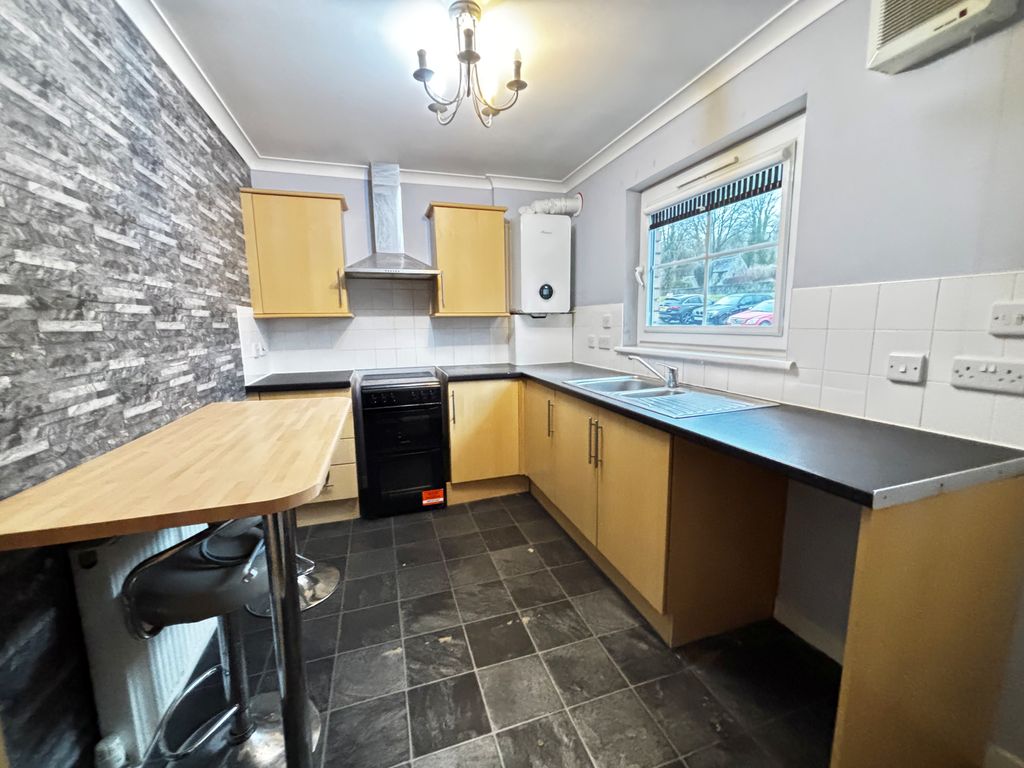 Property photo 3 of 10 Kitchen 