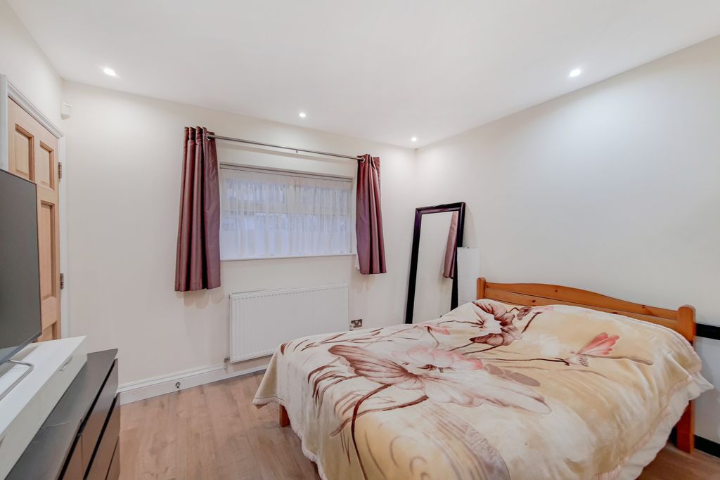 Property photo 1 of 1