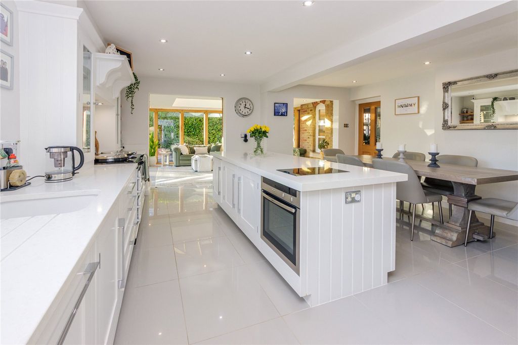 Property photo 3 of 17 Picture No. 14