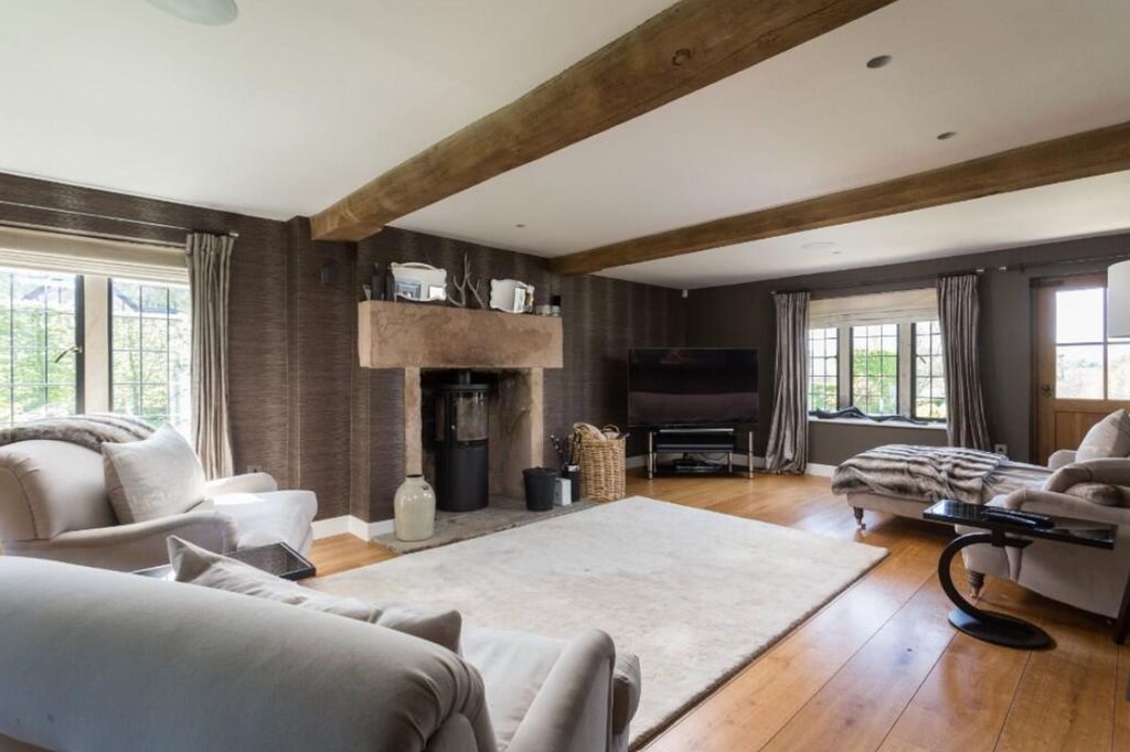 Property photo 3 of 40