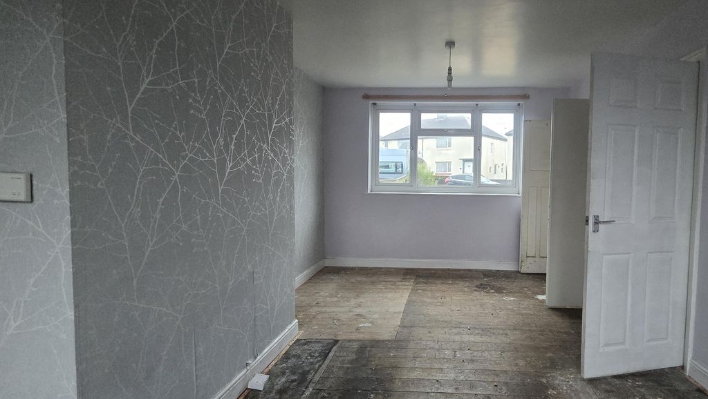 Property photo 2 of 18 1000100012.Jpg