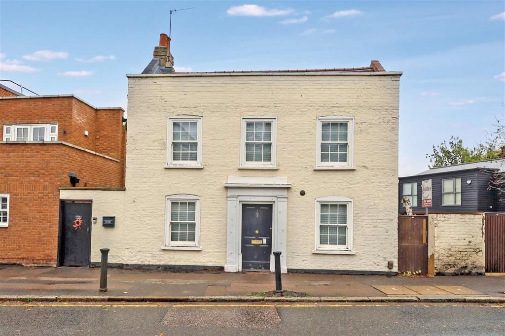 Property photo 1 of 8