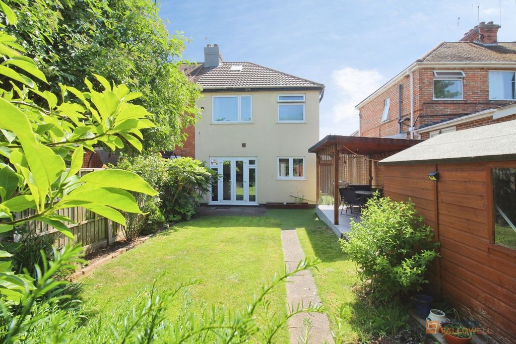 Property photo 2 of 19