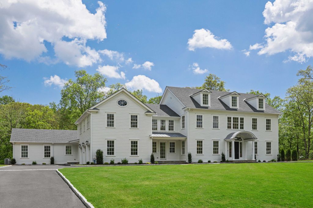 Property photo 1 of 22