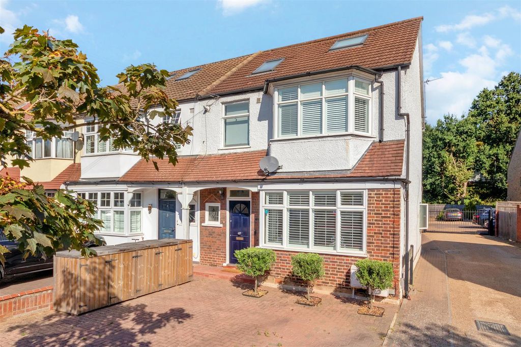 Property photo 1 of 12 External