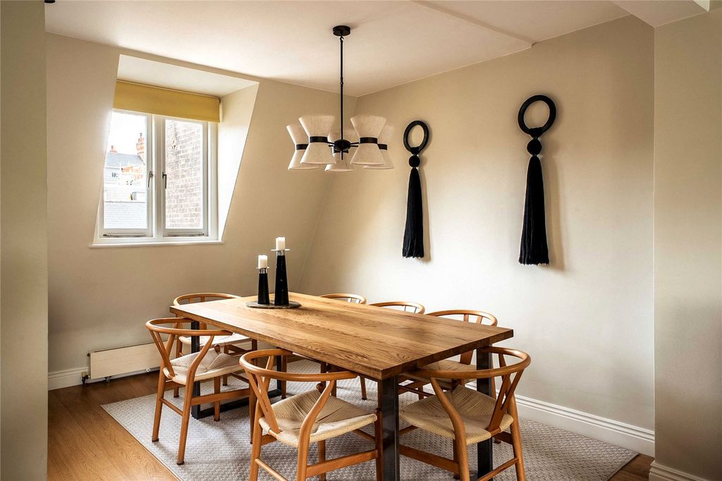 Property photo 3 of 11 Dining